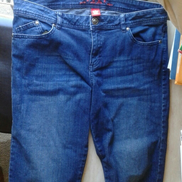 COPY - ELLE -Blue  3 quarter jeans, size 14 or 32 - Picture 3 of 7